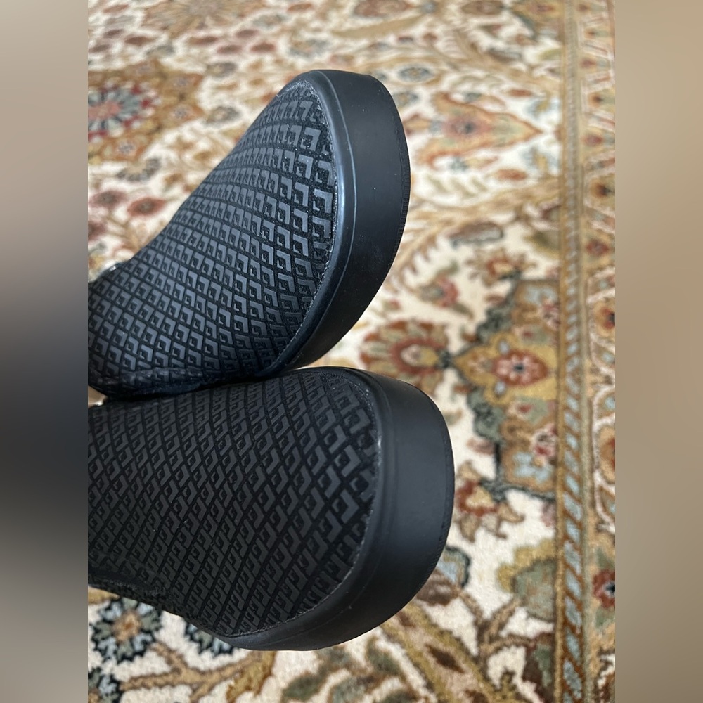 Lacoste Black Slip-On Shoes – Size EU 37.5 / US 6.5 (Fits Like US 7) - Picture 7 of 13